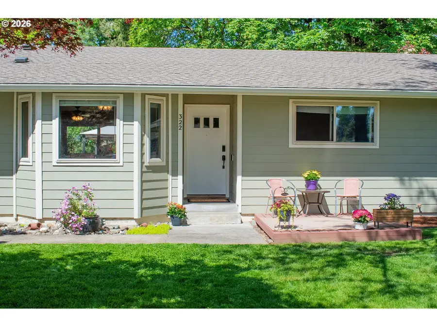 322 W Hickory St, Roseburg, OR 97471 - #3