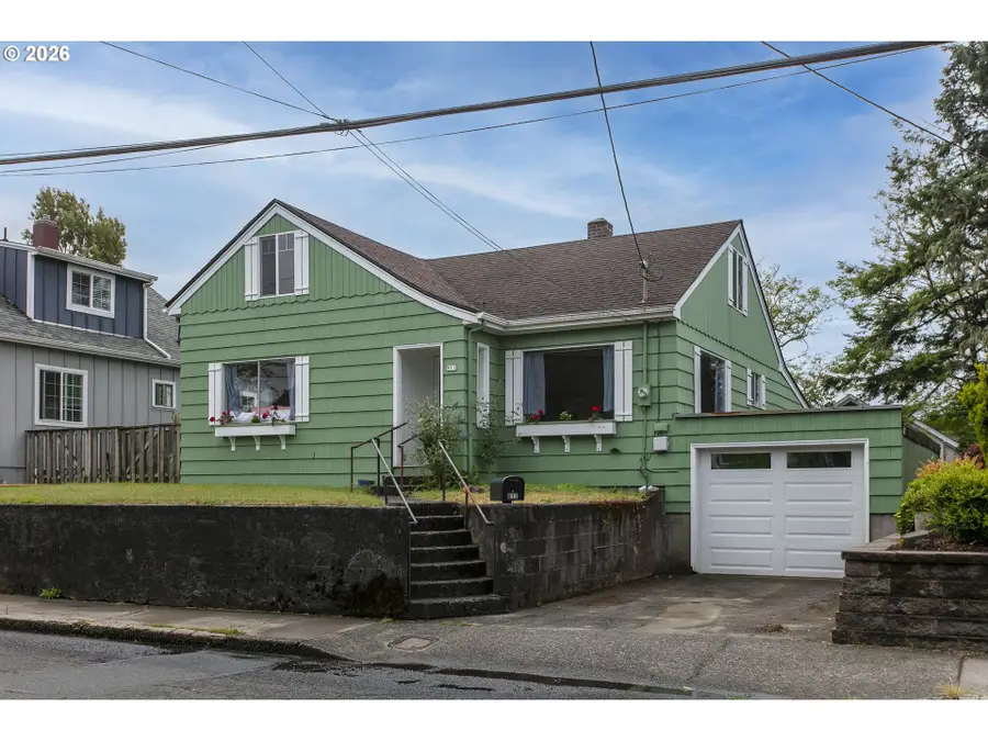 811 12th Ave, Seaside, OR 97138 - #3