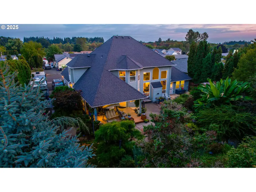 821 E 7th St, Molalla, OR 97038 - Image #2