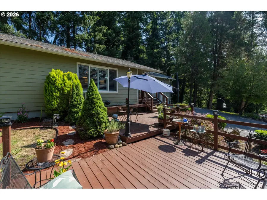 320 Haussler Rd, Kelso, WA 98626 - #2