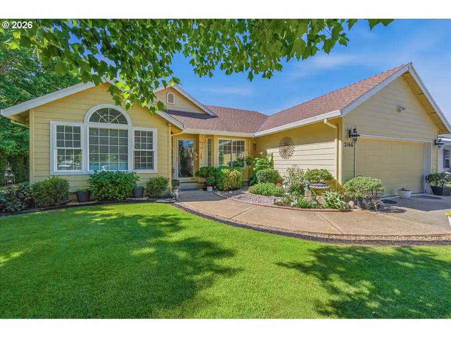 2166 SW Alexandria St, McMinnville, OR 97128 - #3
