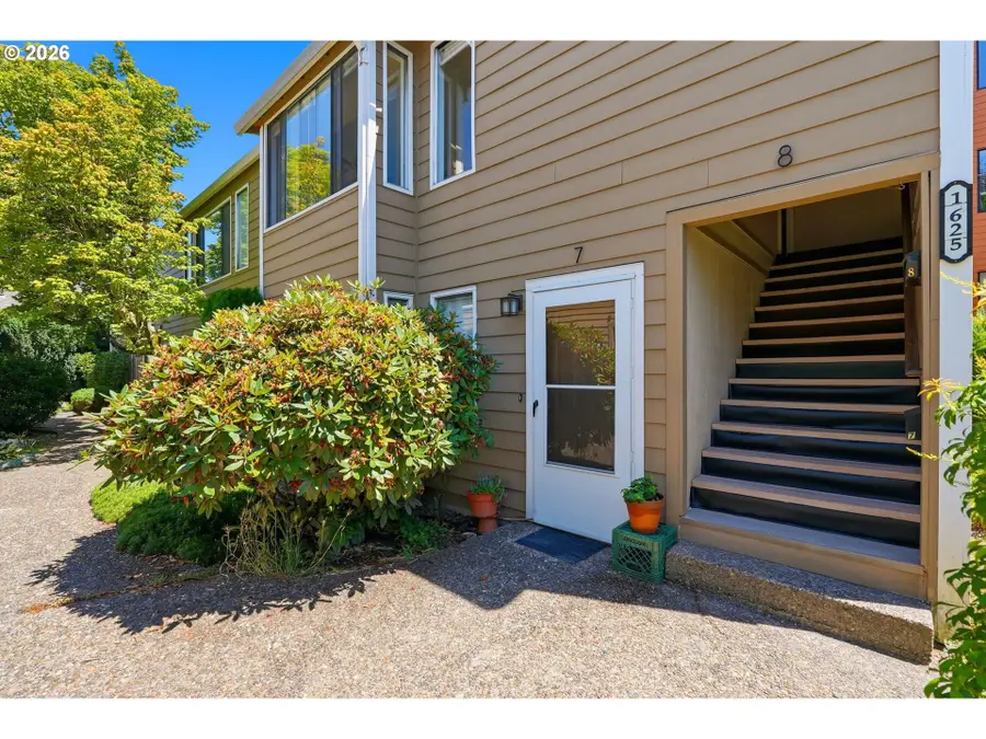1625 SE Nehalem St #8, Portland, OR 97202 - #2