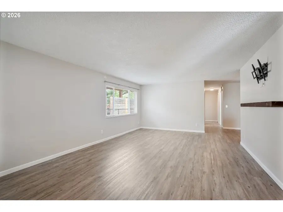 3612 Ocean Beach Hwy, Longview, WA 98632 - #3