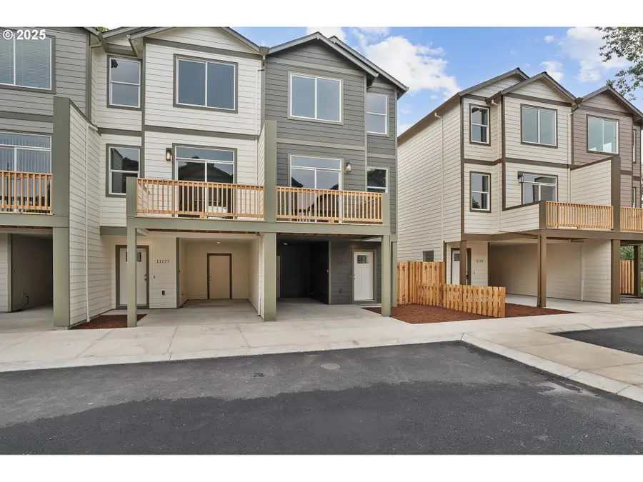 11179 SE Stark St, Portland, OR 97216 - Image #2