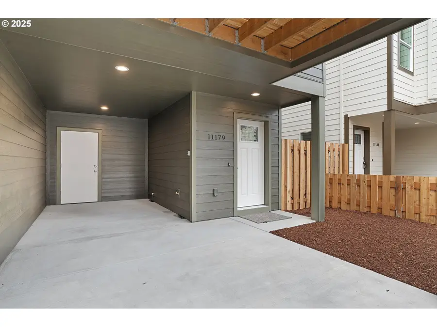 11179 SE Stark St, Portland, OR 97216 - Image #3