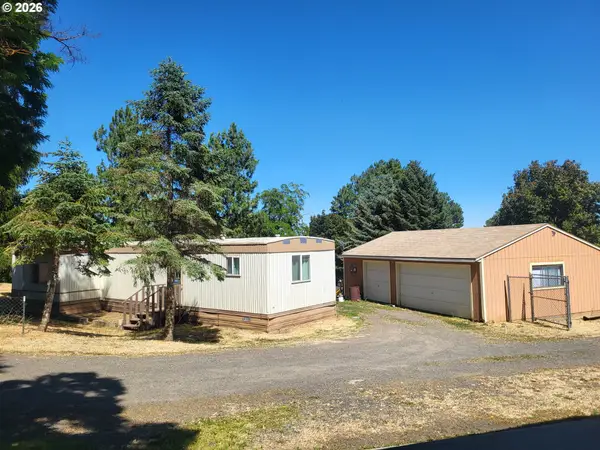 211 Mccoy St, Moro, OR 97039