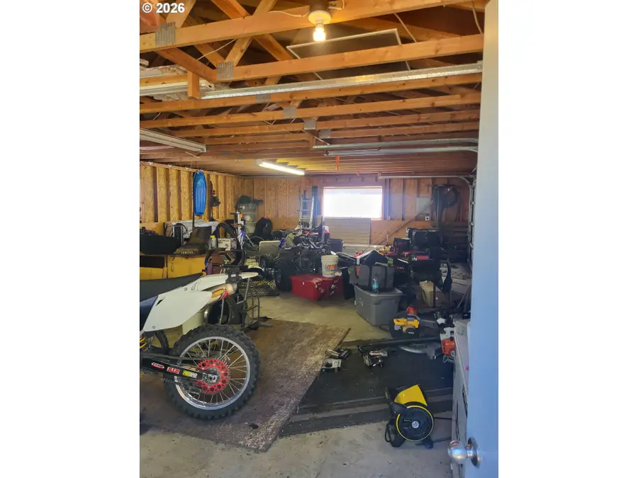 211 Mccoy St, Moro, OR 97039 - #3