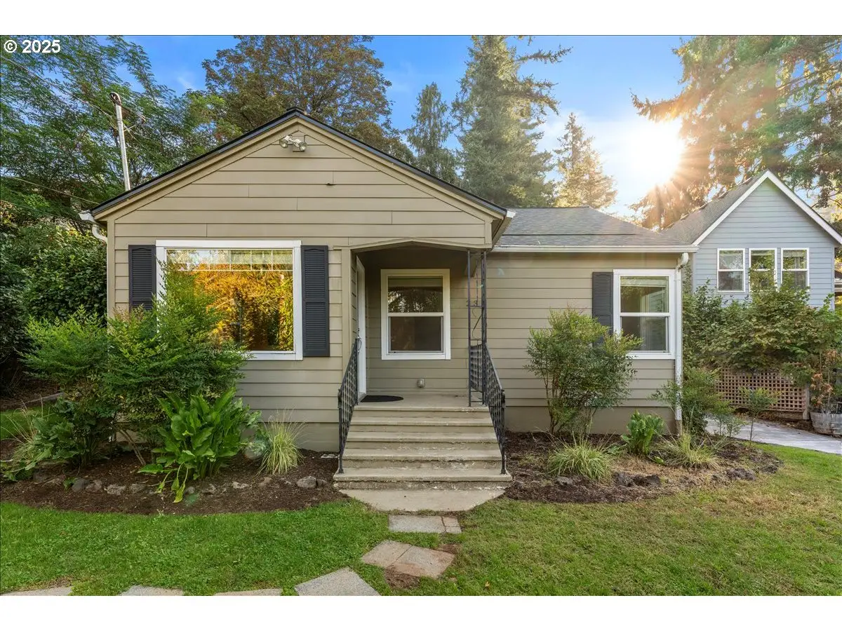 239 Rock St, Silverton, OR 97381 - Image #1