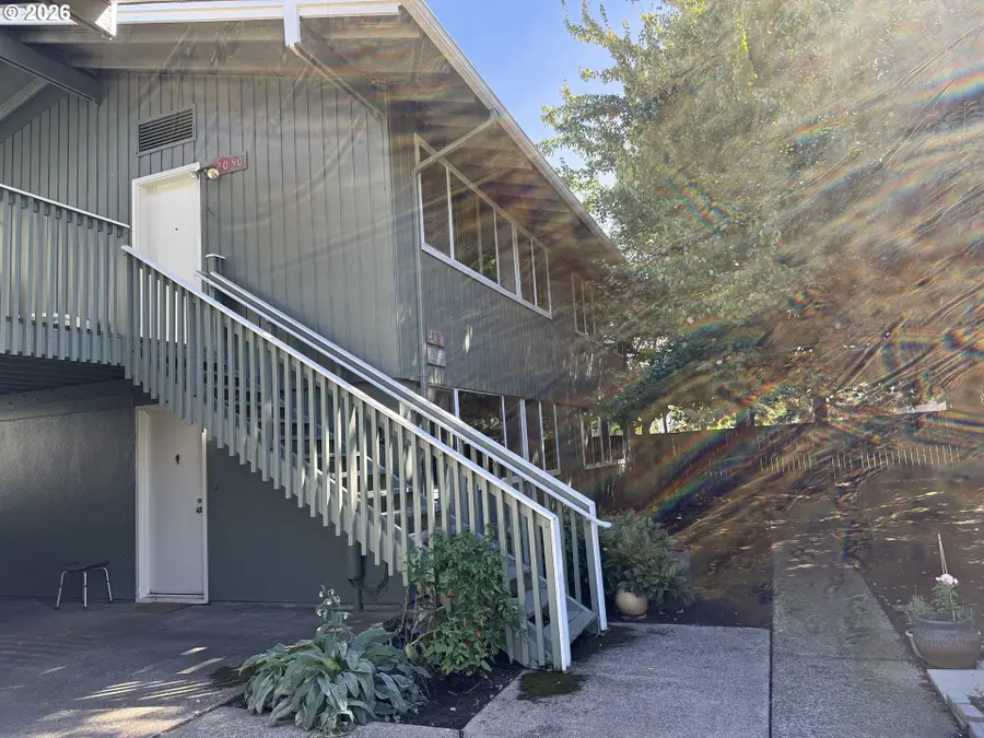 2044 W 17th Ave, Eugene, OR 97402 - #3