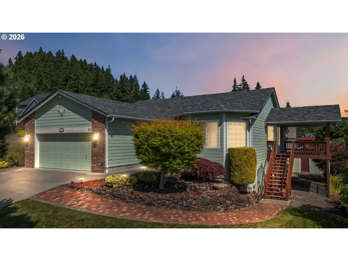 912 Edinburgh Ct, Kelso, WA 98626 - #1