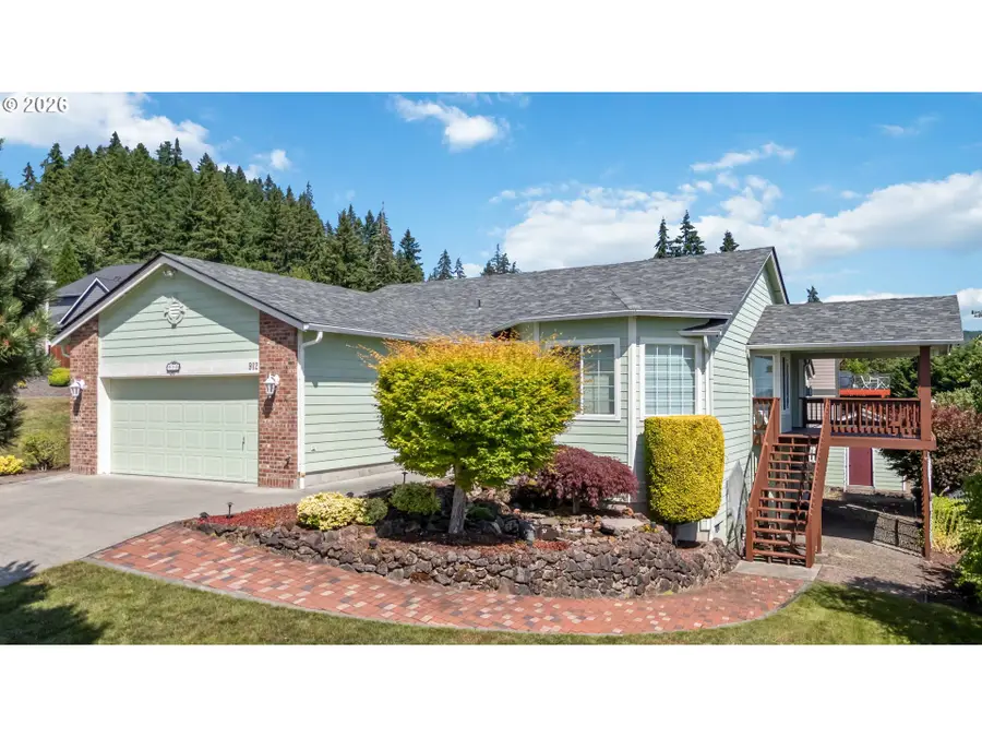 912 Edinburgh Ct, Kelso, WA 98626 - #2