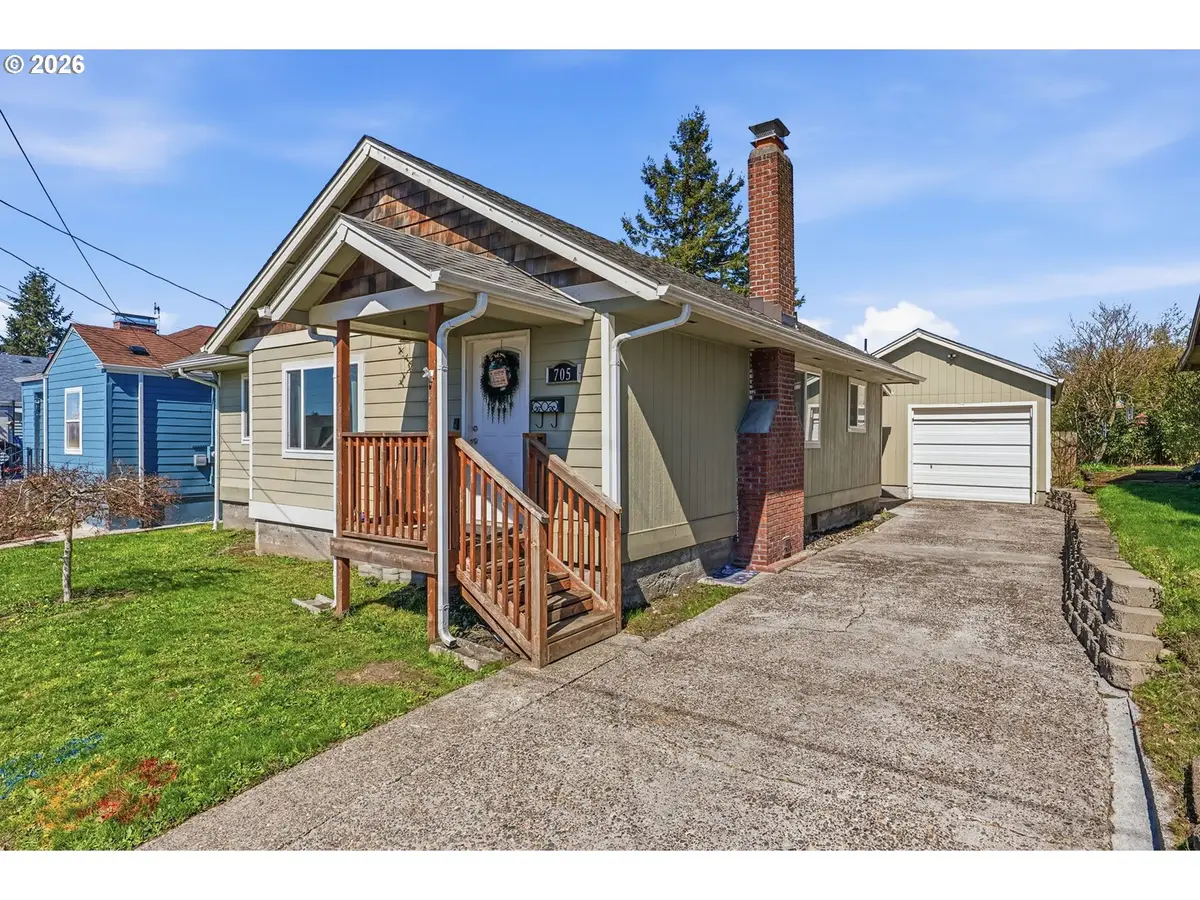 705 Cowlitz Way, Kelso, WA 98626 - #1