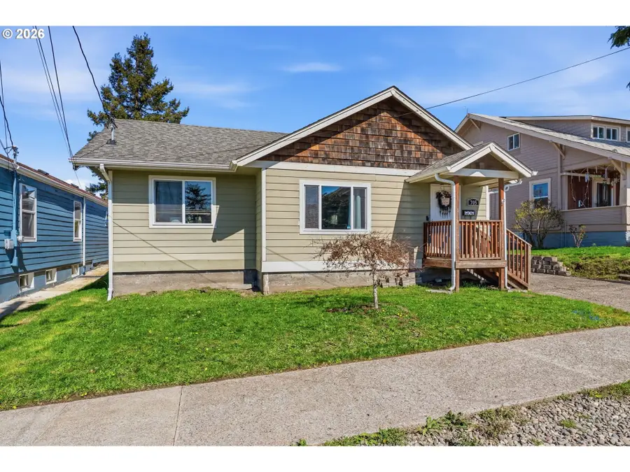 705 Cowlitz Way, Kelso, WA 98626 - #2