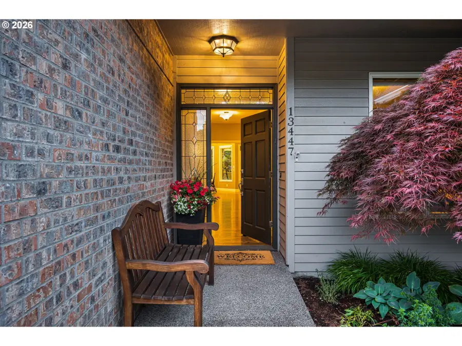 13447 Streamside Ct, Lake Oswego, OR 97035 - #2