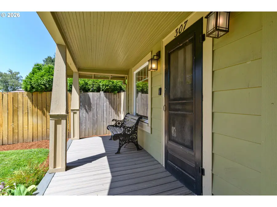 307 W 2nd St, Newberg, OR 97132 - #3