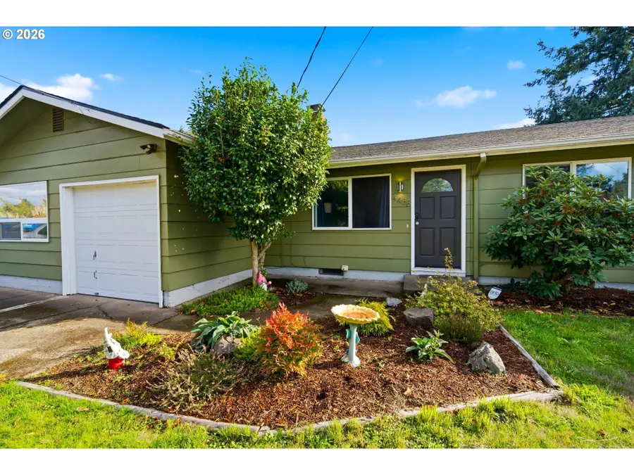 4488 Knoop Ave, Eugene, OR 97402 - #2