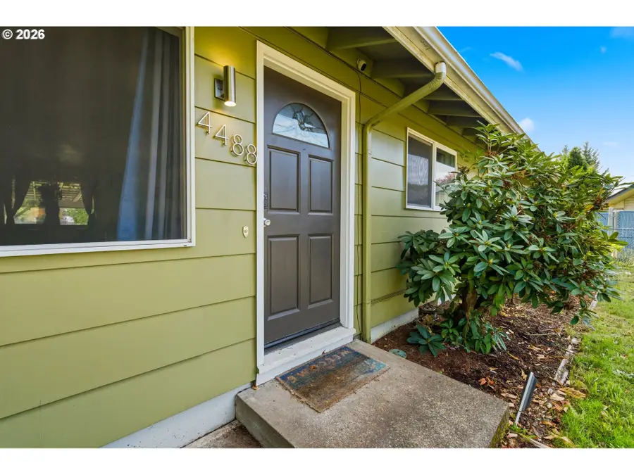 4488 Knoop Ave, Eugene, OR 97402 - #3