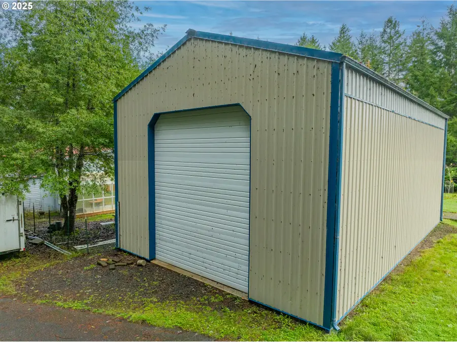 93521 Pleasant Valley Ln, Myrtle Point, OR 97458 - Image #2