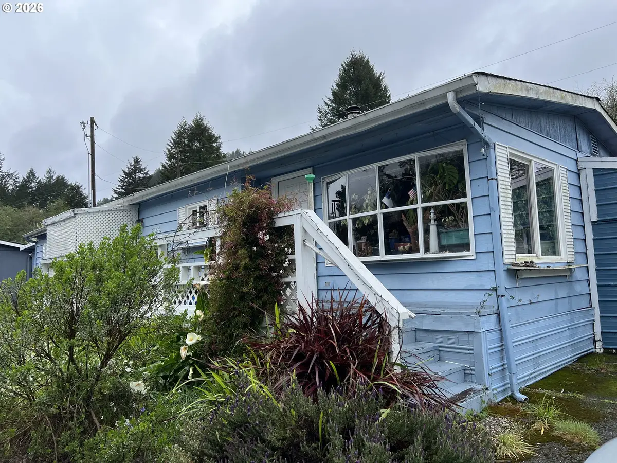 98825 Pleasant Hill Dr, Brookings, OR 97415 - #1