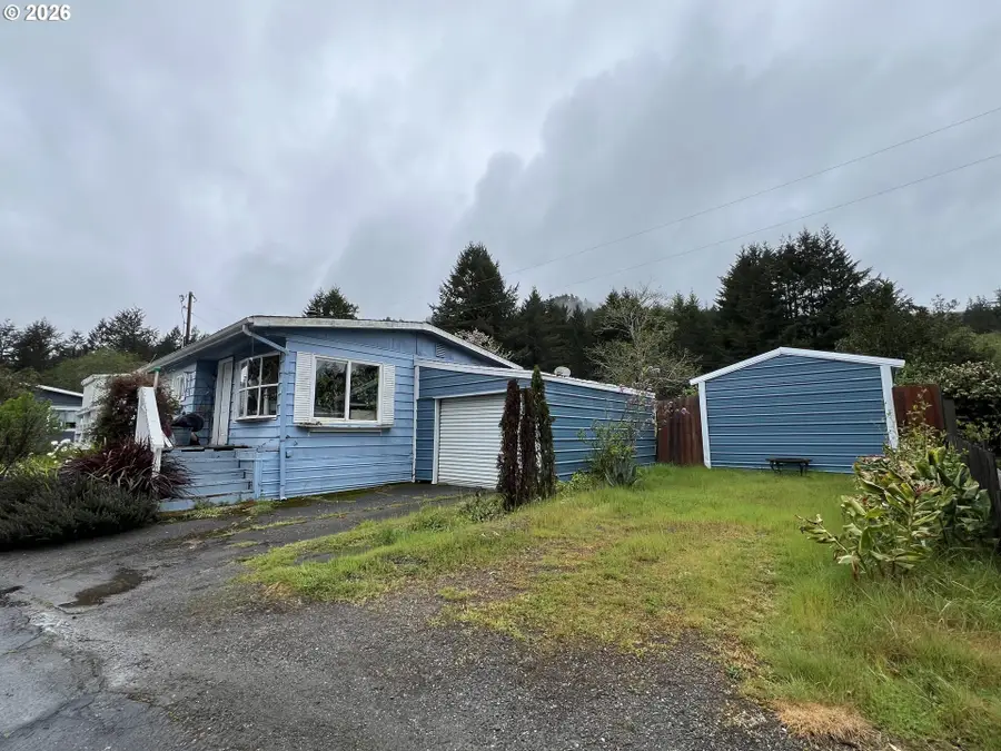 98825 Pleasant Hill Dr, Brookings, OR 97415 - #2