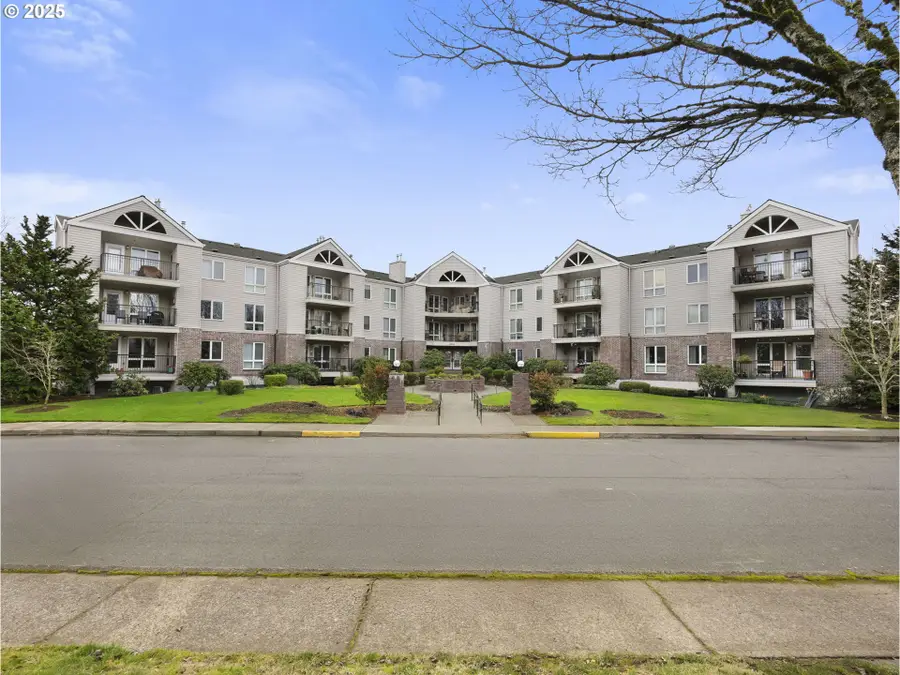 15530 NE Knott St #32, Portland, OR 97230 - Image #2