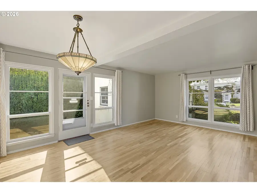 6810 NE Hancock St, Portland, OR 97213 - #3