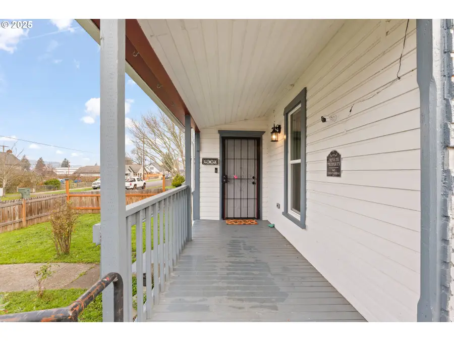 1321 SE Mill St, Roseburg, OR 97470 - Image #2