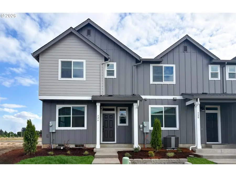 527 Upland Ave, Woodburn, OR 97071 - #2