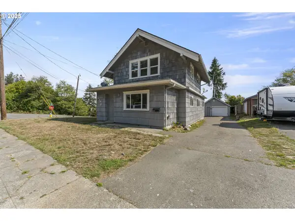 1392 N 8th St, CoosBay, OR 97420