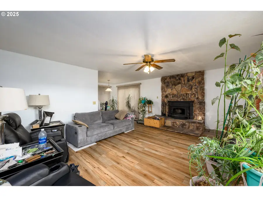 125 Susan St, Tri City, OR 97457 - #3