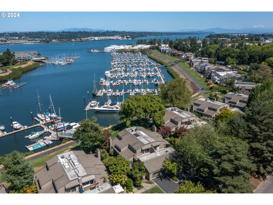 513 N Tomahawk Island Dr, Portland, OR 97217 - Image #2