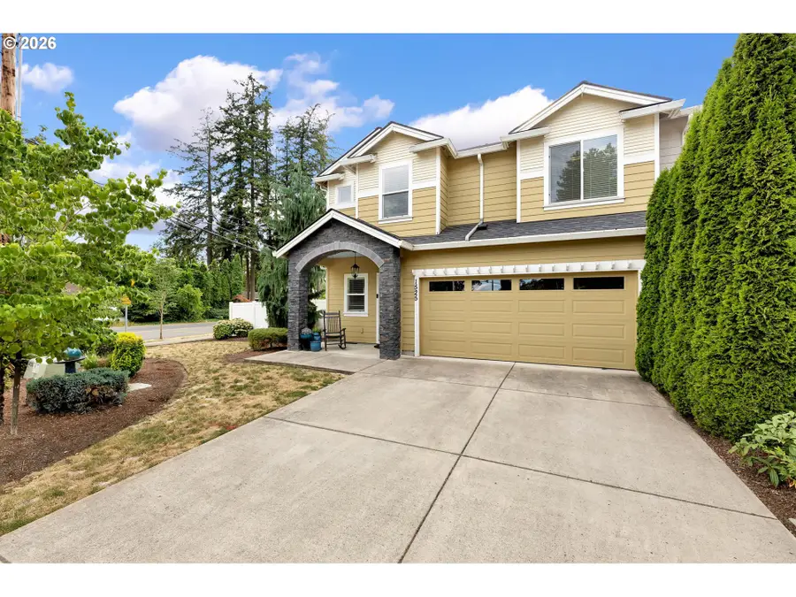 1525 N 8th St, Washougal, WA 98671 - #2