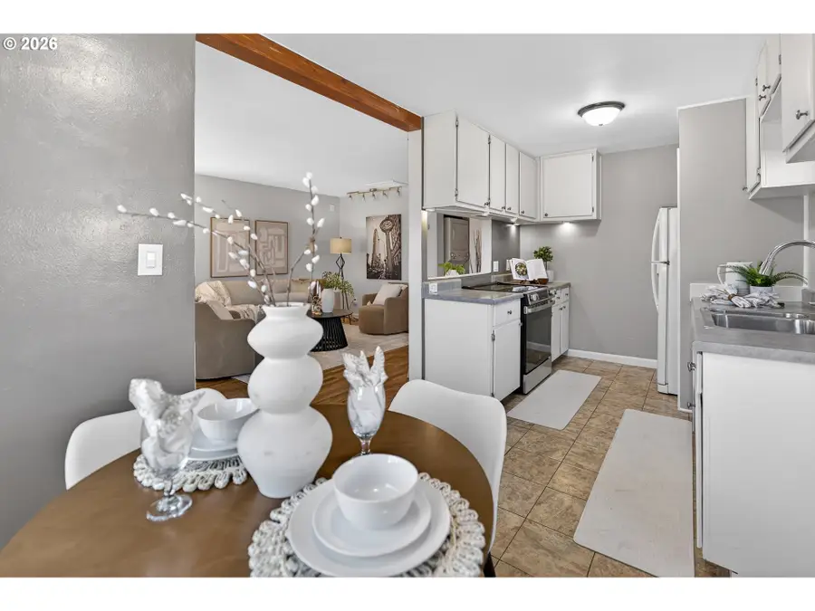 3929 SE 71st Ave, Portland, OR 97206 - Image #3