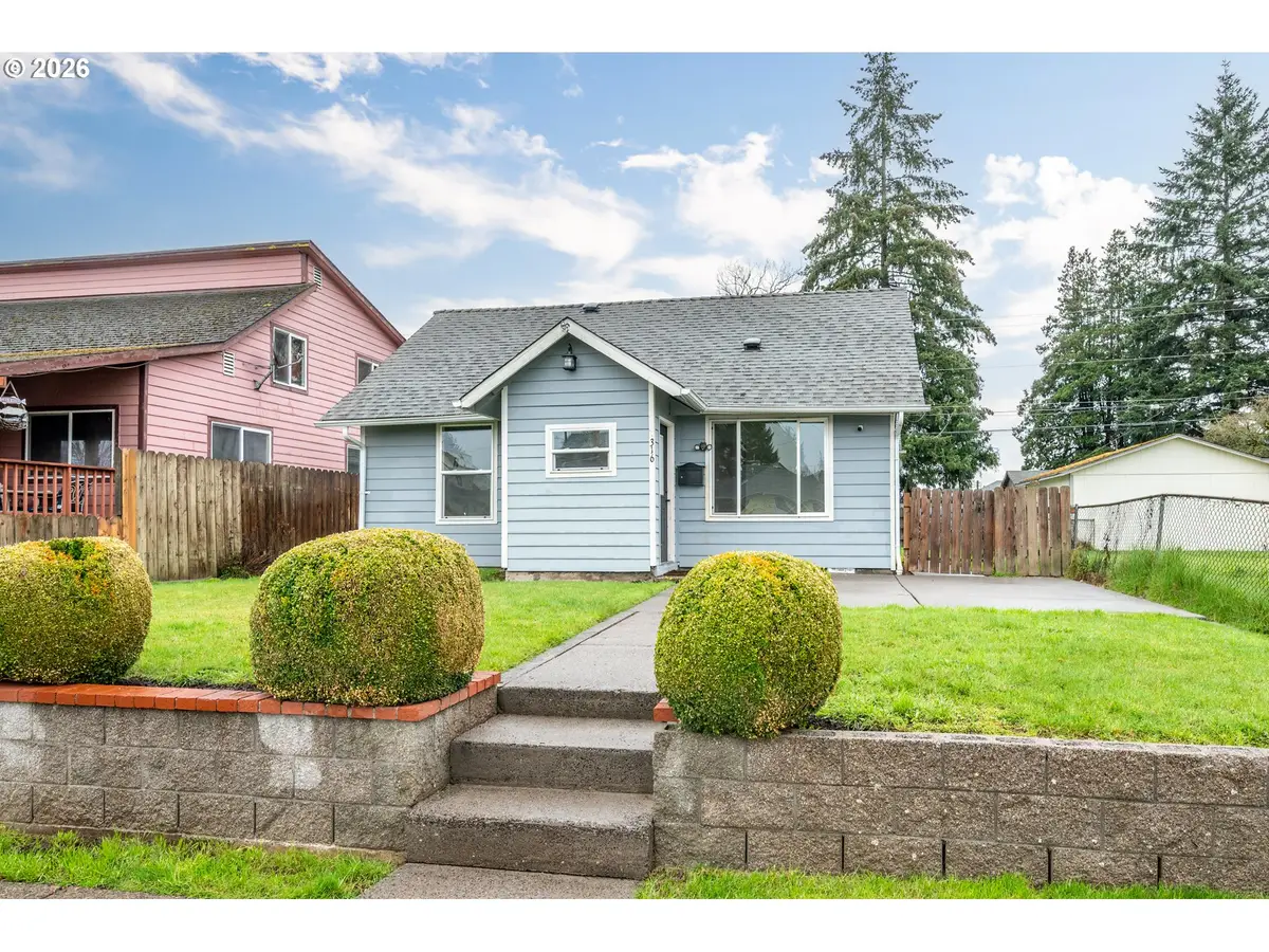 316 15th Ave, Longview, WA 98632 - #1
