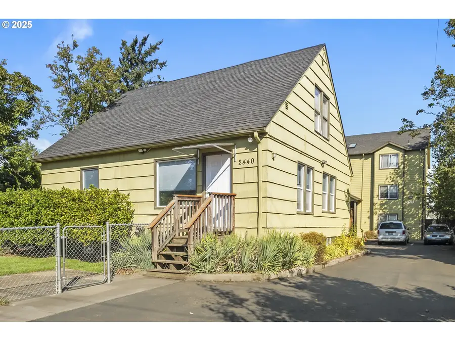 2448 SE 117th Ave, Portland, OR 97216 - Image #2