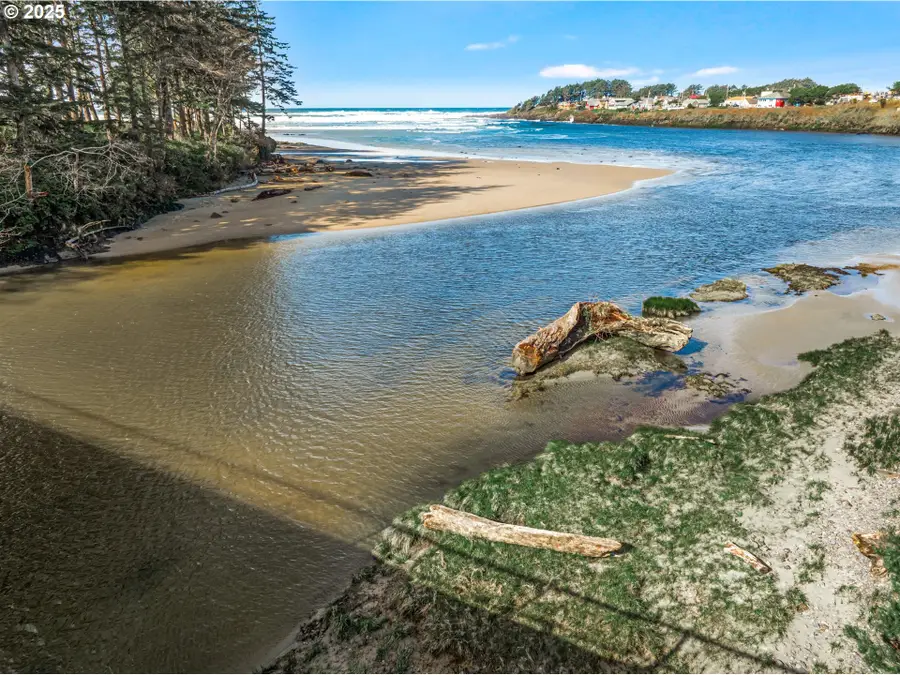 350 Combs Cir, Yachats, OR 97498 - Image #2