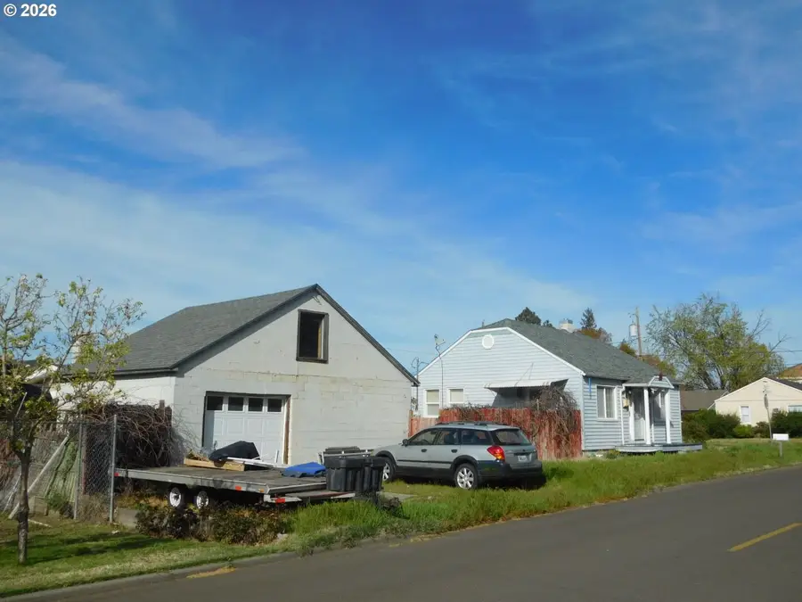 104 SW 6th Ave, Milton Freewater, OR 97862 - #2