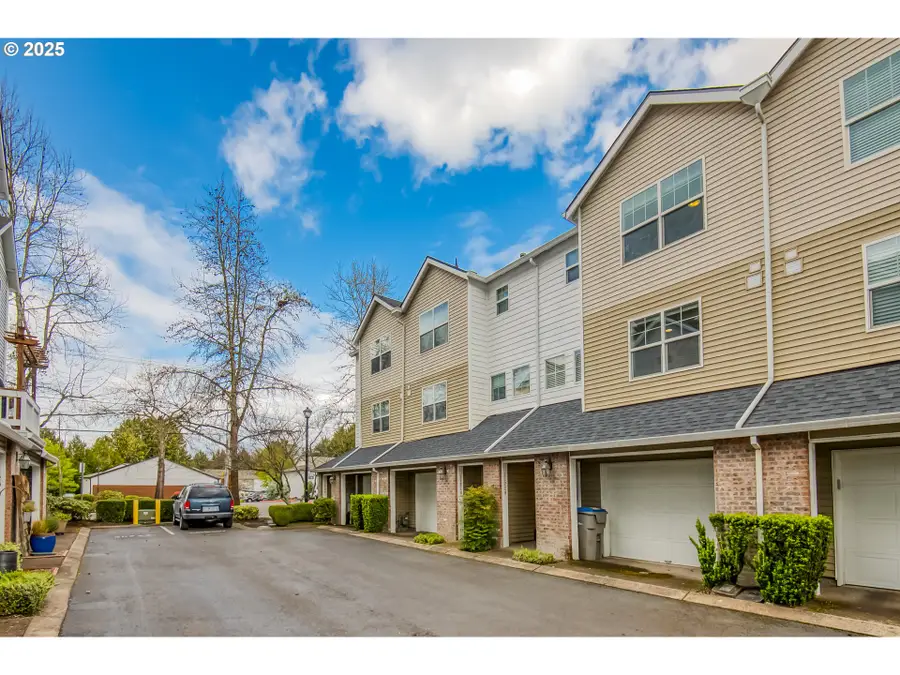 11220 SW Buffalo Pl, Tigard, OR 97223 - Image #2