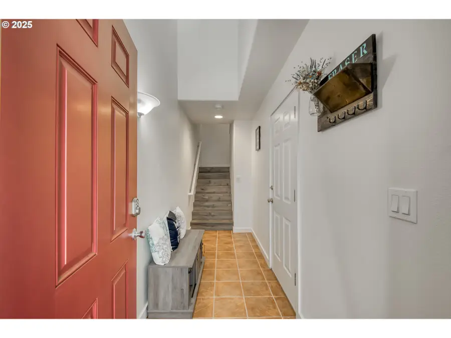 11220 SW Buffalo Pl, Tigard, OR 97223 - Image #3