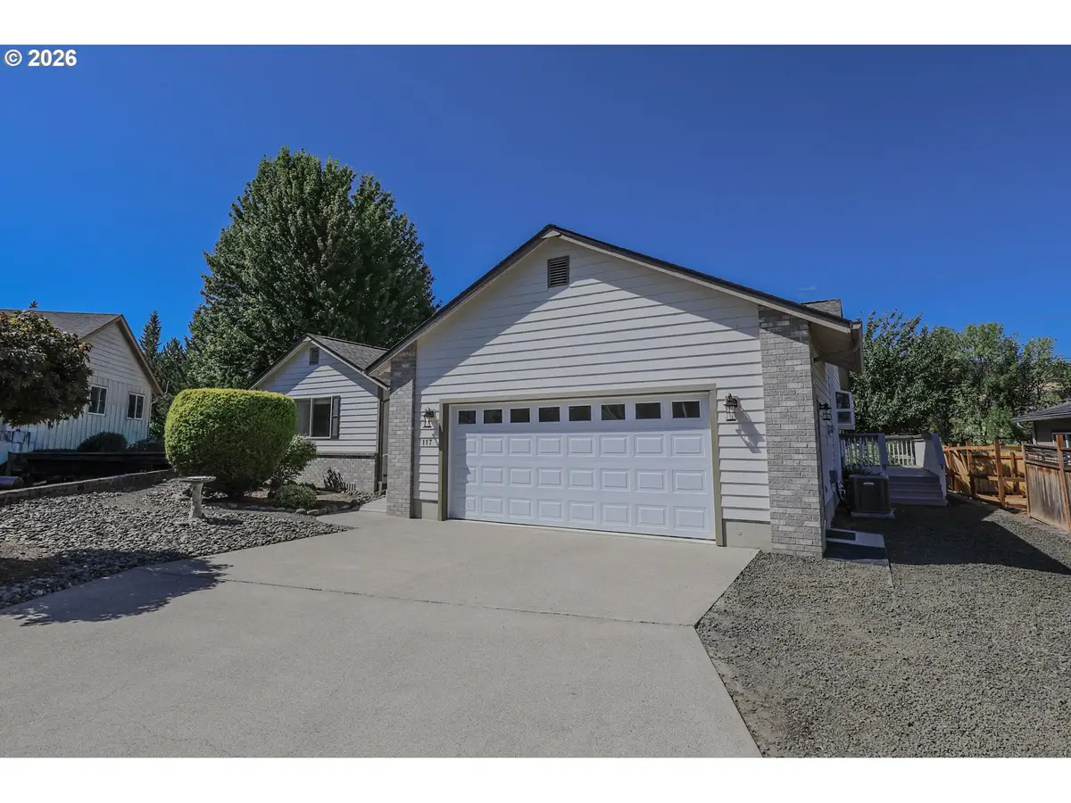 117 NW Romayo Ct, Winston, OR 97496 - #1