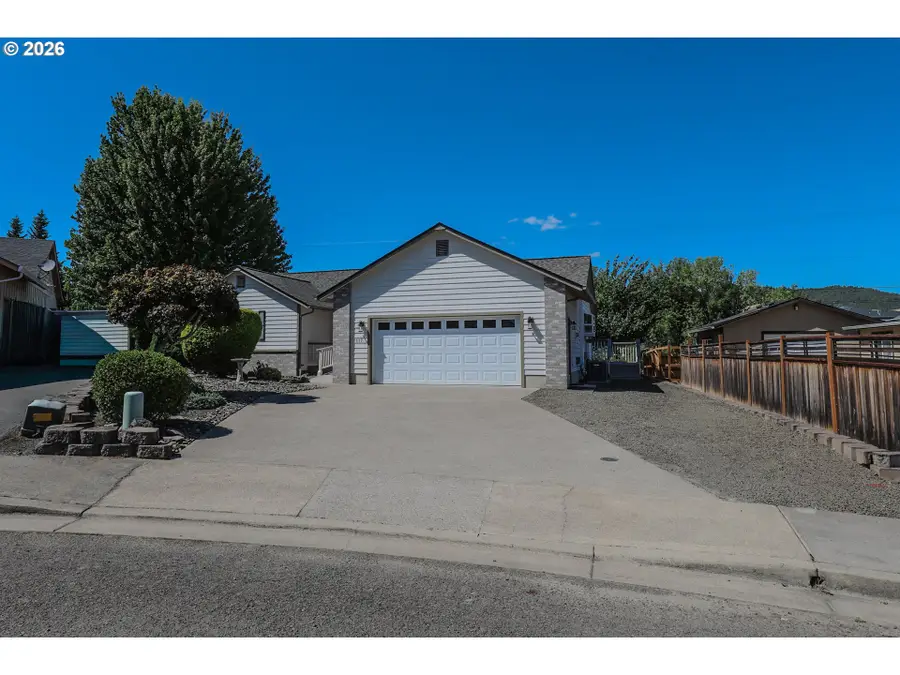 117 NW Romayo Ct, Winston, OR 97496 - #2