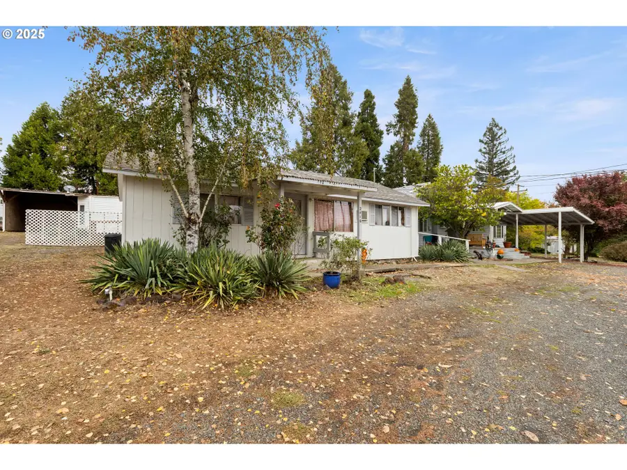 2414 Brockway Rd, Winston, OR 97496 - Image #2