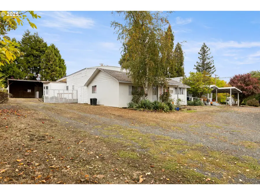 2414 Brockway Rd, Winston, OR 97496 - Image #3