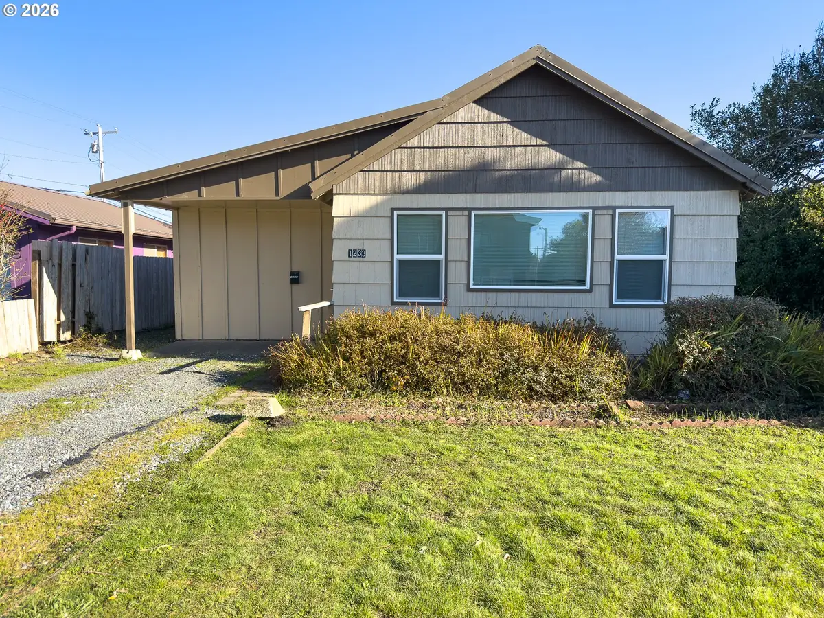 1233 Alabama Ave, Bandon, OR 97411 - Image #1