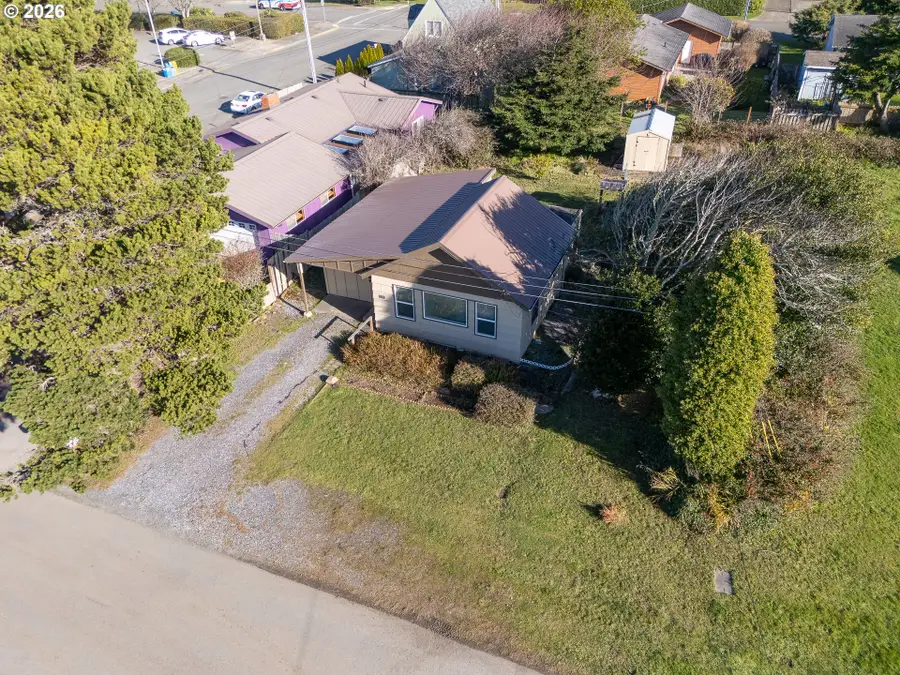 1233 Alabama Ave, Bandon, OR 97411 - Image #2