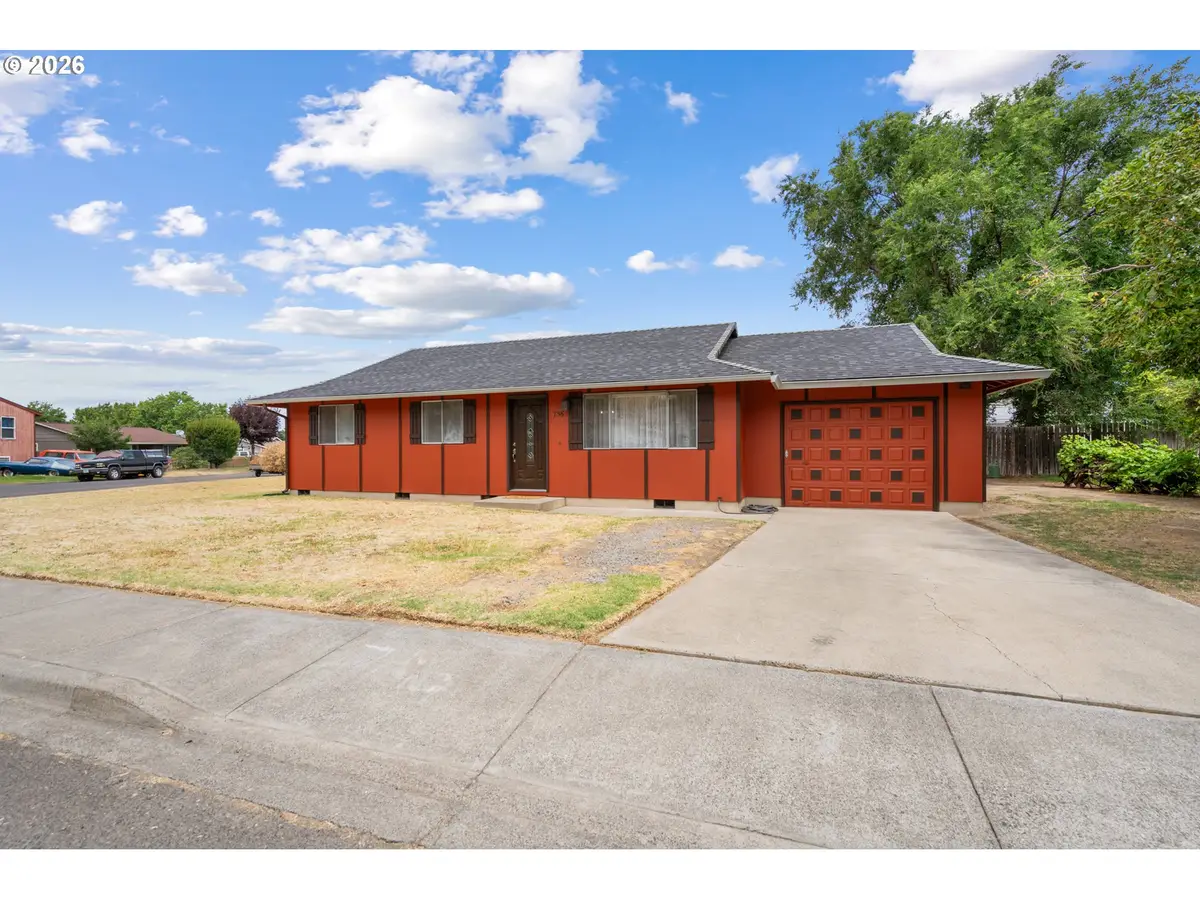 756 NW 1st Ave, Milton Freewater, OR 97862 - #1