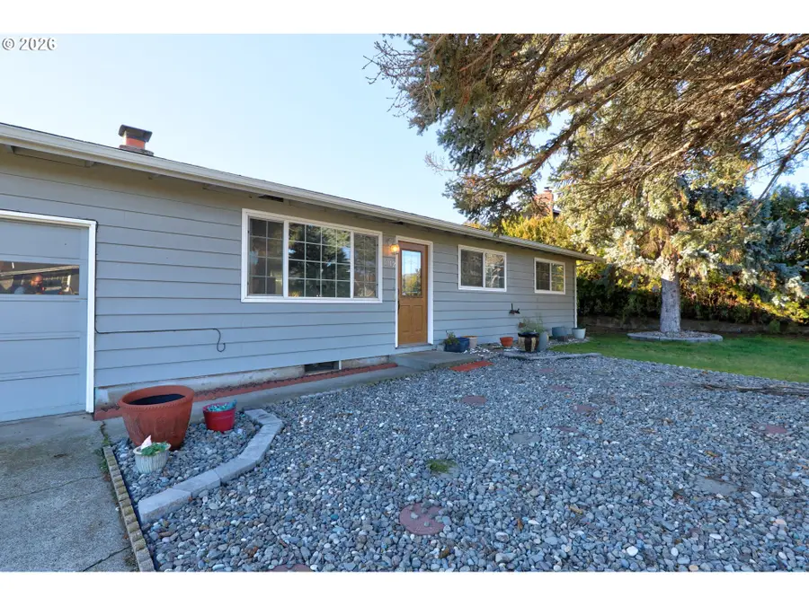 1012 Whitman Ct, Chenoweth, OR 97058 - Image #3