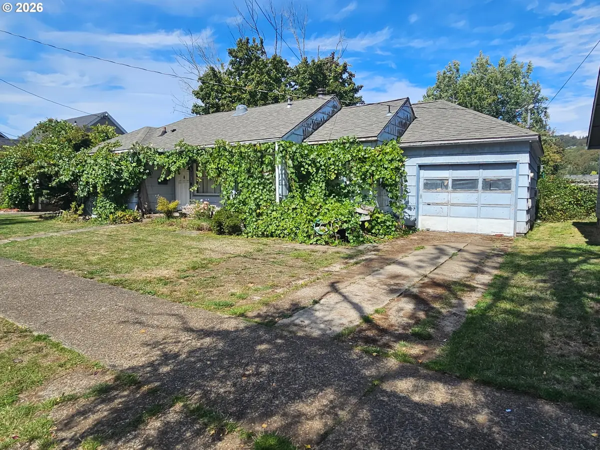 427 NE Yamhill St, Sheridan, OR 97378 - #1