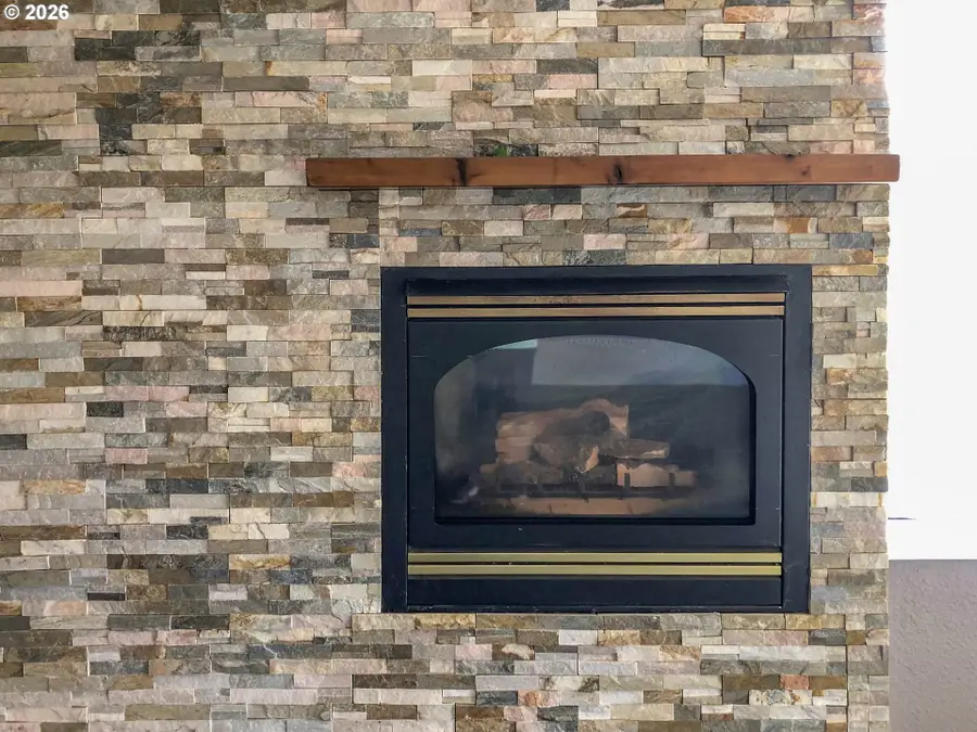 546 NE Denver St, Roseburg, OR 97470 - #3