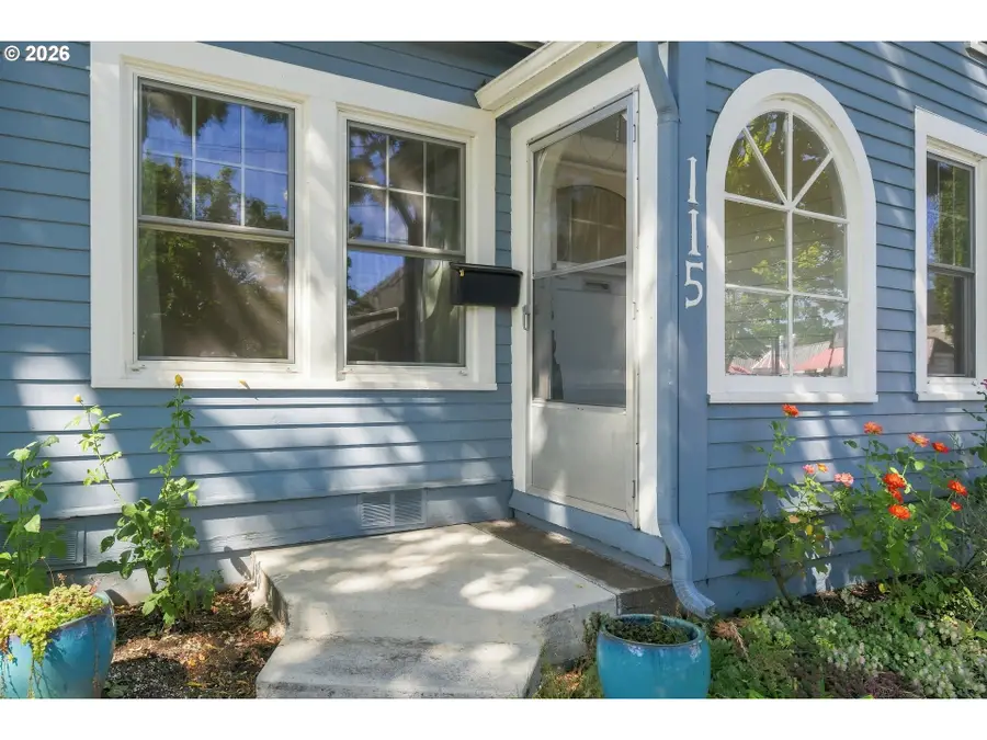 115 NW 9th St, McMinnville, OR 97128 - #2